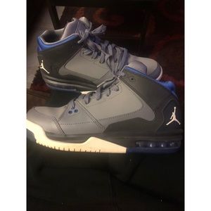 Boys Jordan 9 flight sneakers